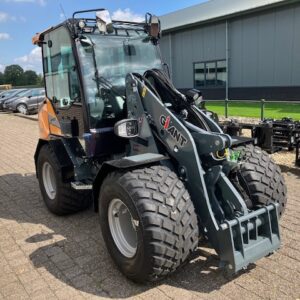 GIANT G3500 met airco nieuw